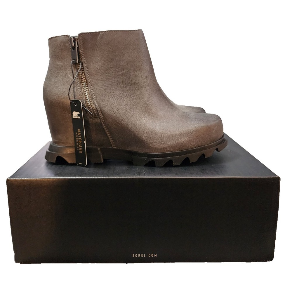 SOREL®‎ Women's 9.5 WIDE Joan Of Arctic™ Wedge III Zip Boot, Quarry/Black - $220